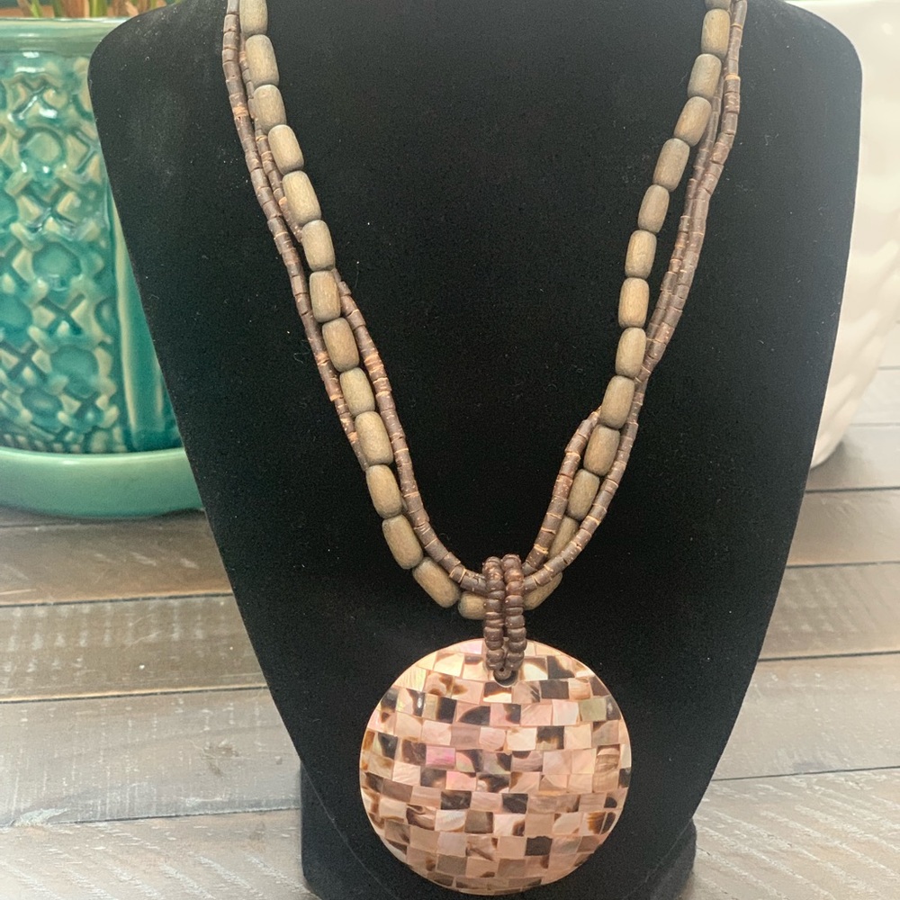 Necklace - Picture 2 of 3